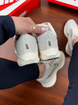  Tênis Nike zoom  meia   - Foto 2