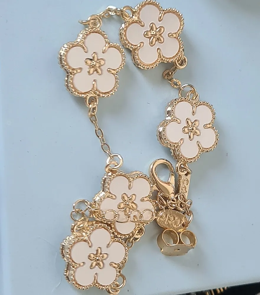 Pulseira Flor Van Cleef & Arpels  Imagem