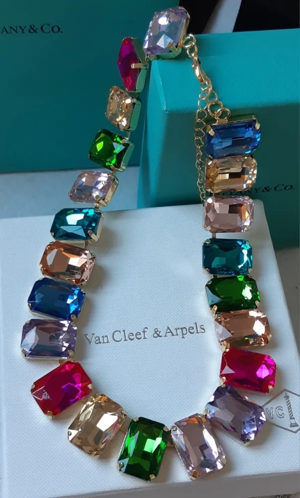 Colar cristais retangulares Swarovski. 