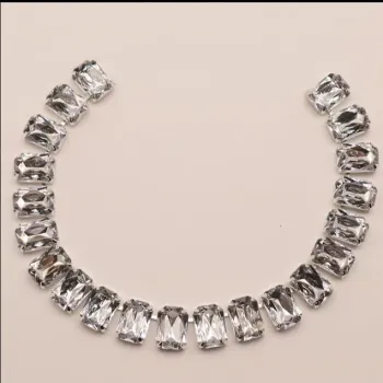 Colar cristais retangulares Swarovski. 