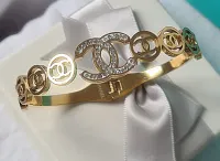 Bracelete Chanel logos redondas. 