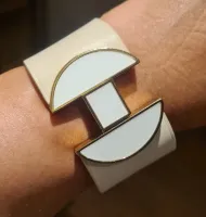 Bracelete Hermès Couro.