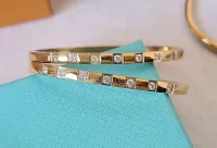 Pulseira brilhantinhos 