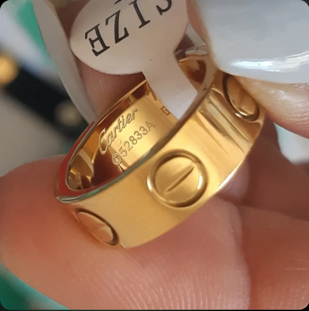 Anel Love Cartier 0.6.  Imagem