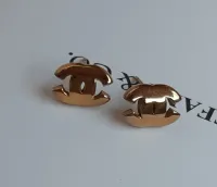 Brinco Chanel Símbolo 