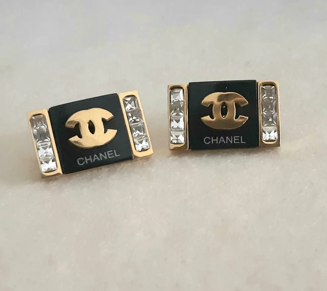 Brinco Chanel etiqueta.  Imagem
