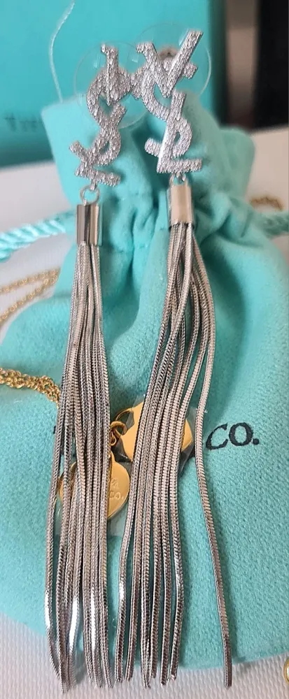 Brincos Yves Saint Laurent 