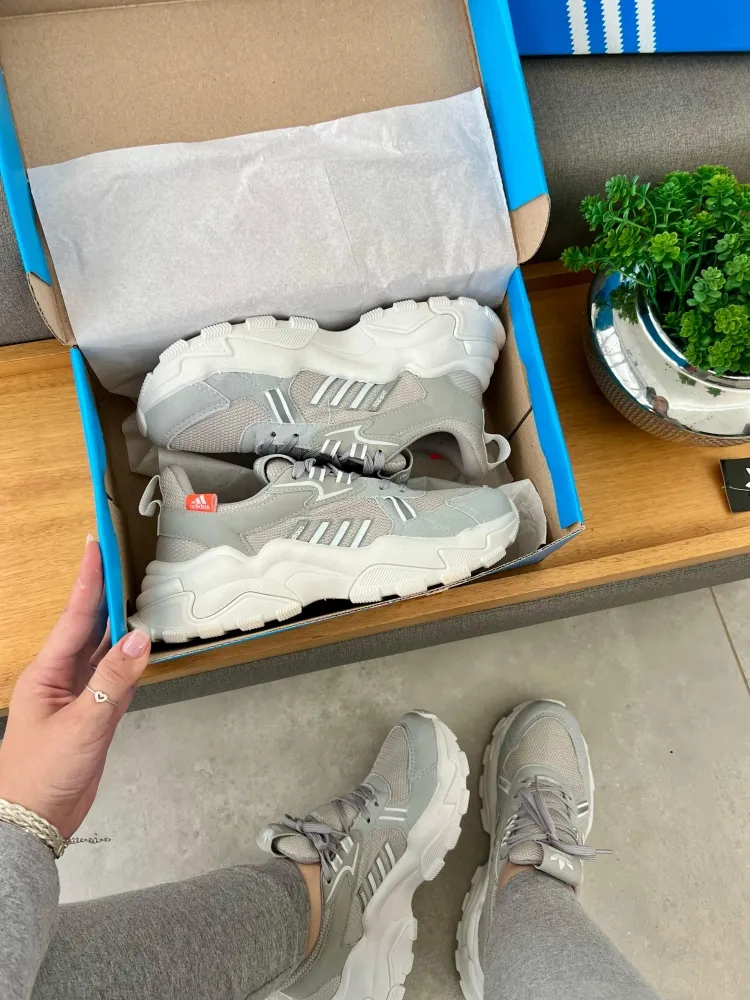  Tênis ênis Adidas Tratorado 