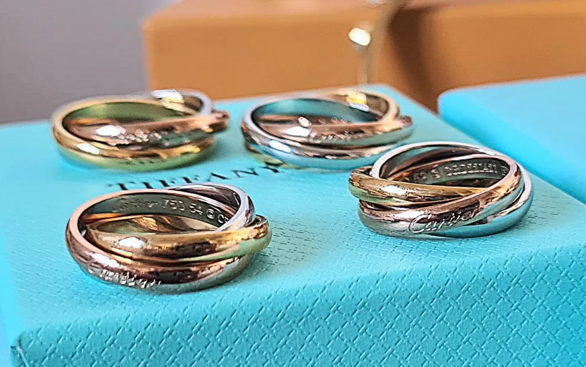 Anel Trinity três cores Cartier  Imagem