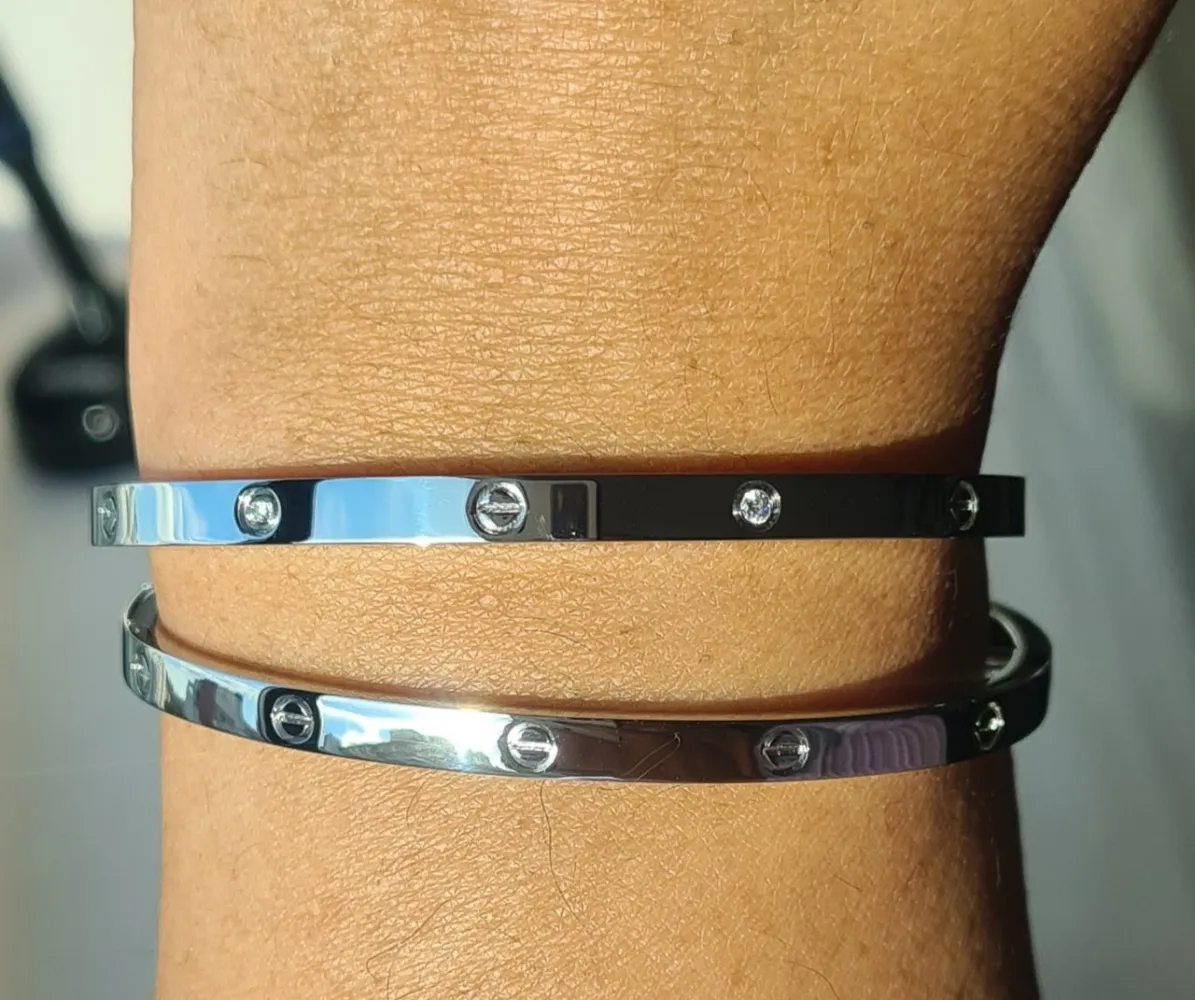 Bracelete love 0,4 cm espessura.  Imagem