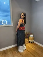 BATA BOHO CHIC LONGA - PRETA COM FLORZINHA BRANCA - Foto 2