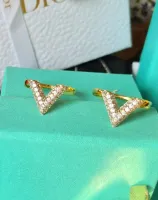 Anel LV com detalhe V cravejado.  - Foto 3