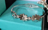 Bracelete 3 flores Louis Vuitton 