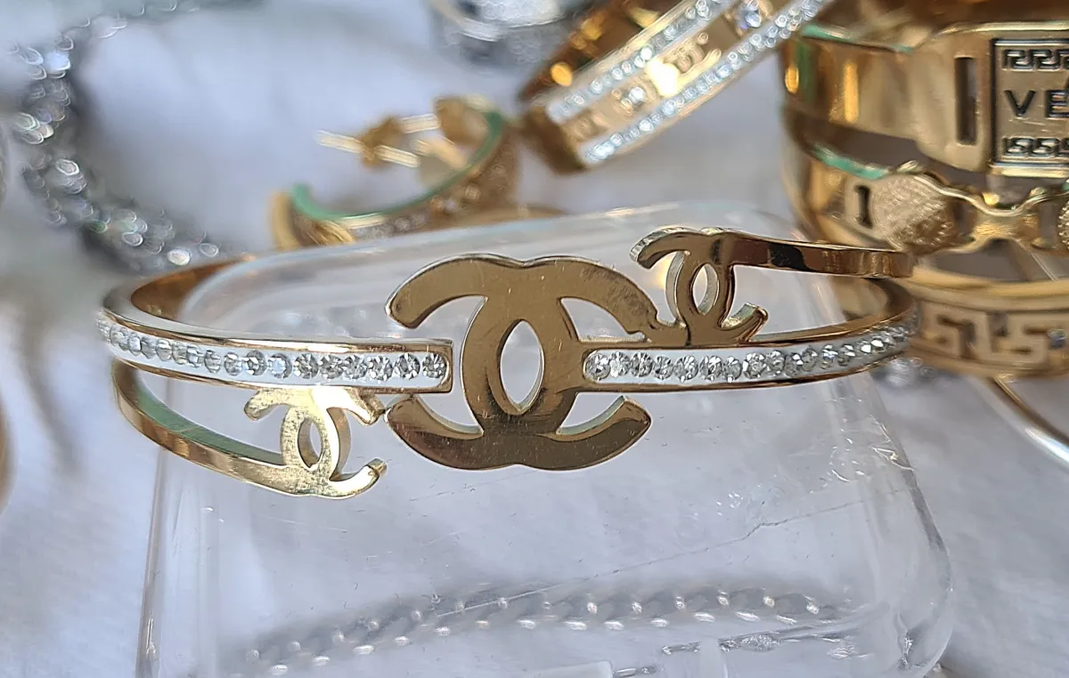 Bracelete Chanel 3 logos  Imagem