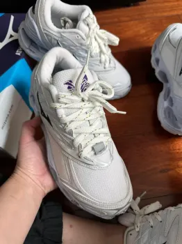     Tênis  Mizuno Flor de  lotus 