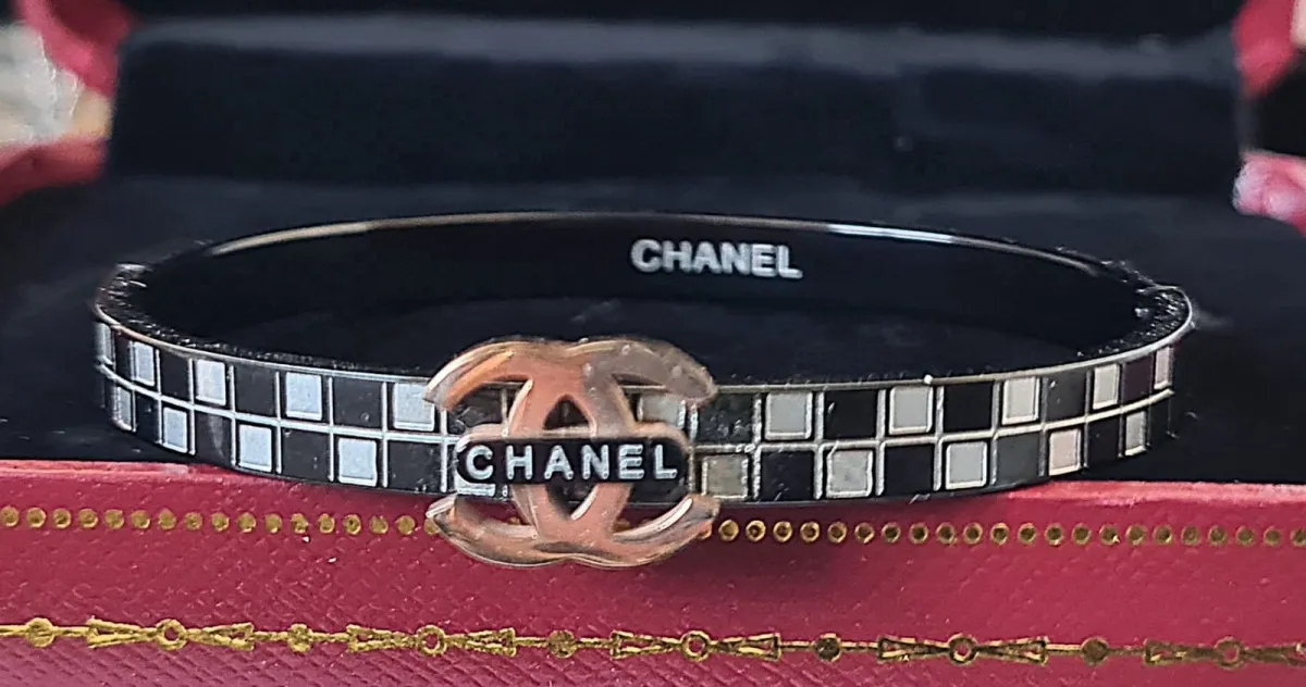 Bracelete xadrez Chanel Imagem