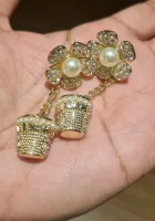 Brinco Chanel flor + cachepô. 