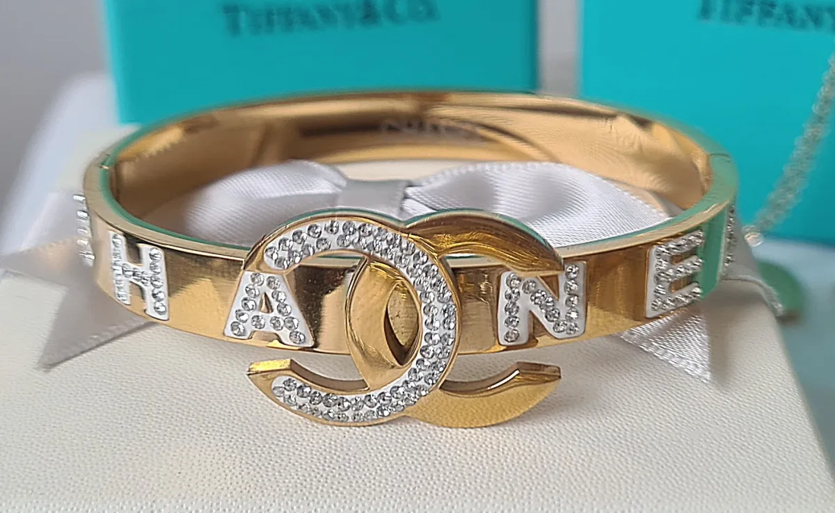 Bracelete Chanel com logo central Grande 