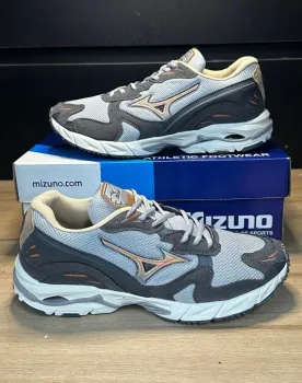  Tênise Mizuno waverider 10  