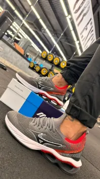 Tênis Mizuno invictus 3    - Foto 2