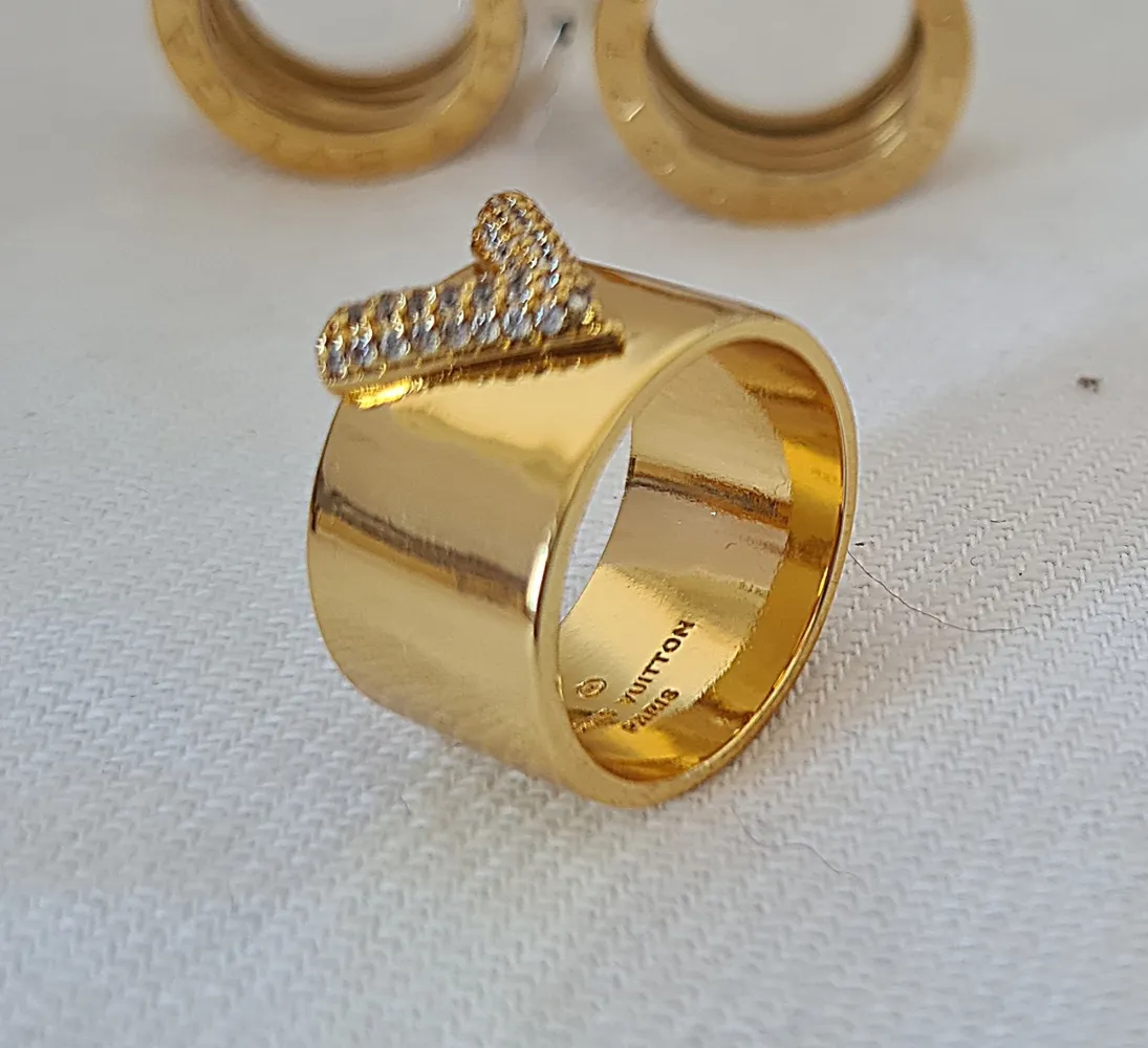 Anel LOUIS VUITTON V