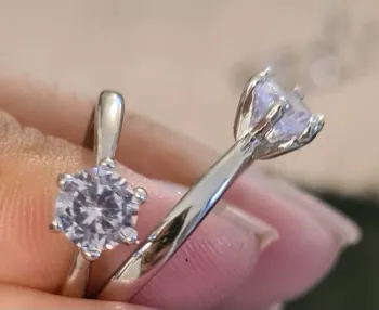 Anel brilhante 2k Tiffany&Co 