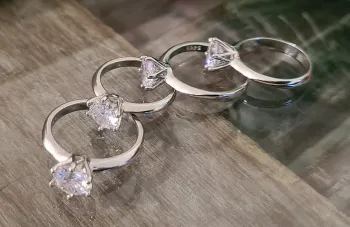 Anel brilhante 2k Tiffany&Co  - Foto 2