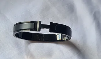 Bracelete Clic Hermès preta 
