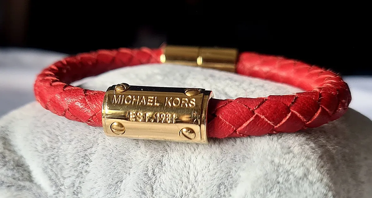 Bracelete em Couro Michael Kors  Imagem