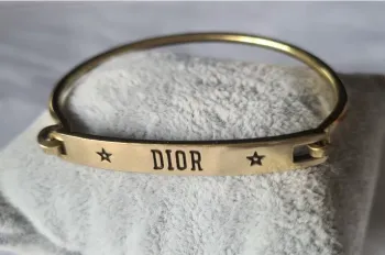 Pulseira Dior plaquinha pequena . - Foto 2