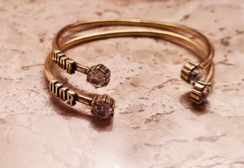 Bracelete aberto ajustável Dior 