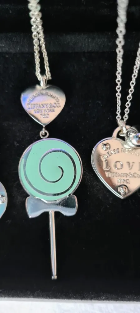 Colar pirulito com coração T