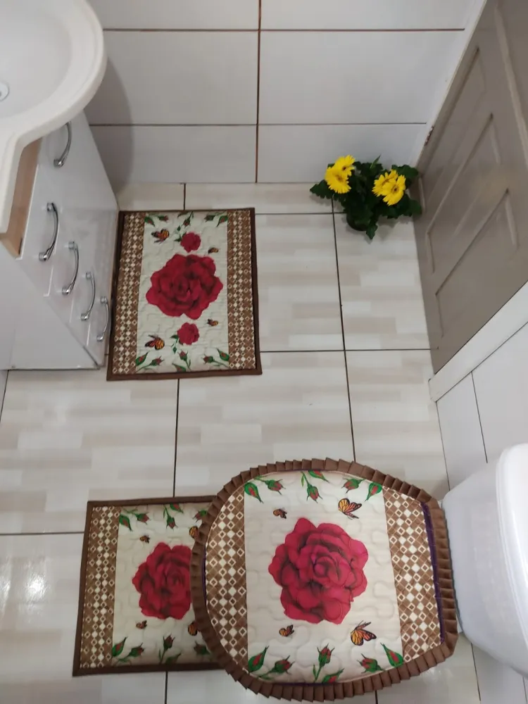 Jogo de Tapete Banheiro - Rosas Vermelhas 