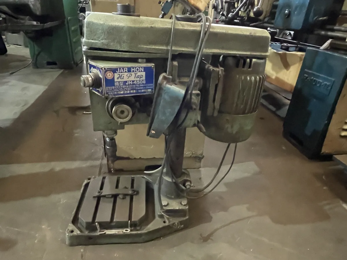 Rosqueadeira de bancada japonesa