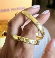 Bracelete aberto Michael Kors Star.  - Foto 4