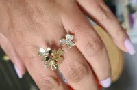 Anel Van Cleef & Arpels Flor brilhante.  - Foto 3