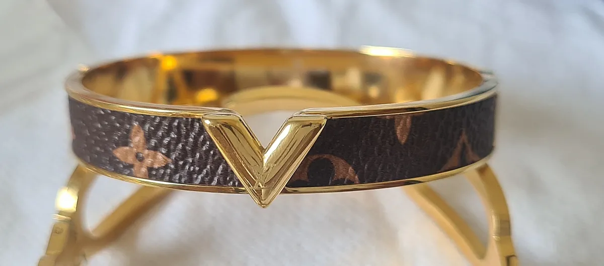 BRACELETE LV MONOGRAMA V Imagem