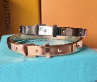 Bracelete Michael Kors fecho cinto.  - Foto 2