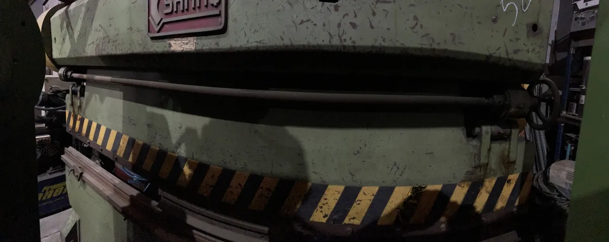 Prensa viradeira para chapas mecânica