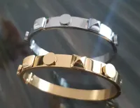 Bracelete Valentino spikes e esfera.  - Foto 3