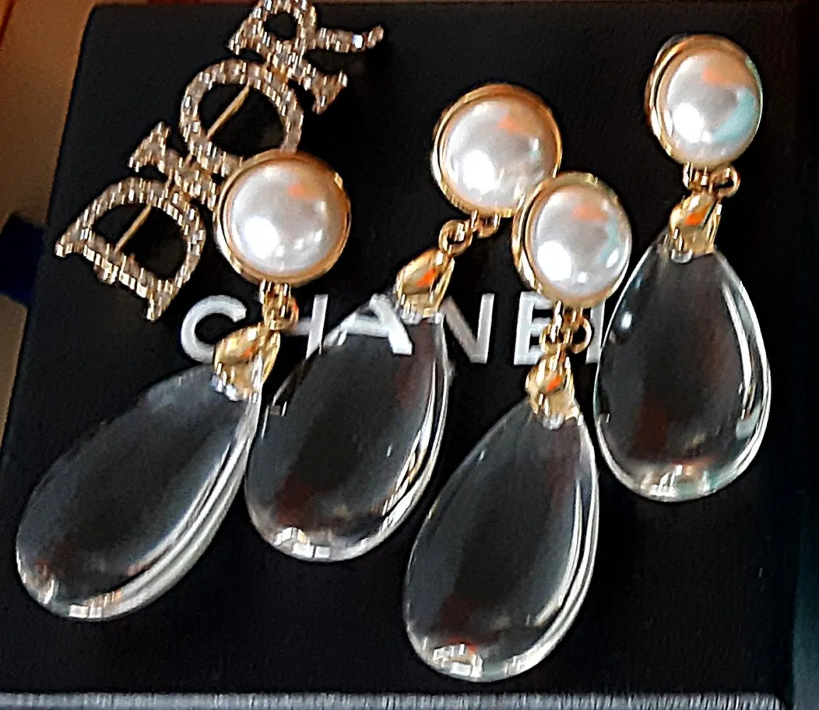 Brinco Chanel gota 