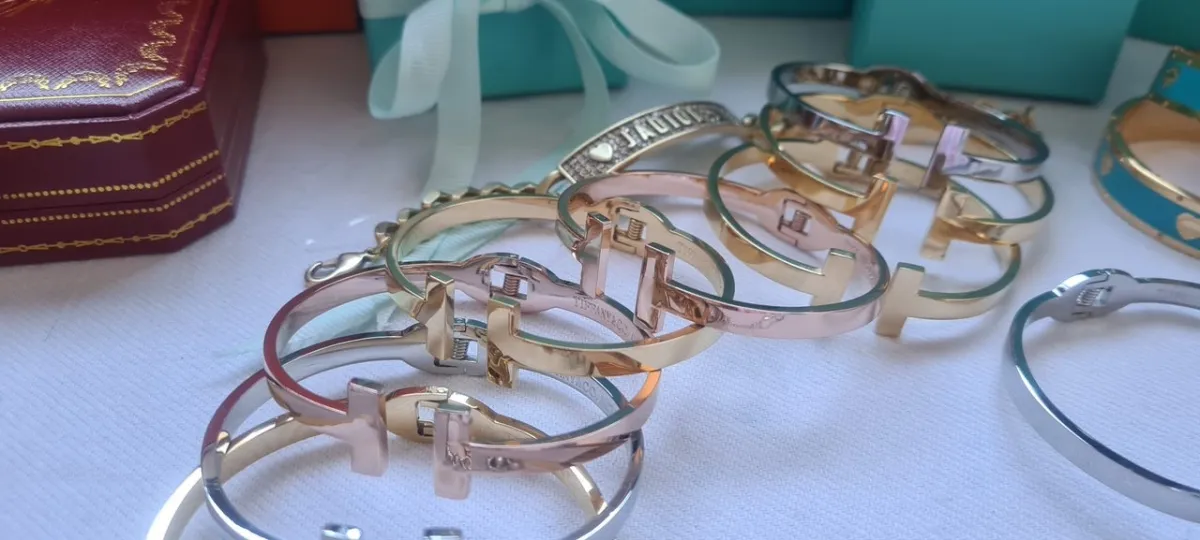 Bracelete T médio  Imagem