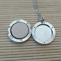 Colar Difusor Pessoal Relicário Para AROMATERAPIA INOX MADEIRA LÓTUS R127 - Foto 2