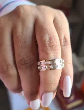 Anel Cartier pedrinhas retangulares 