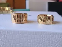 Anel Michael Kors plaquinhas 