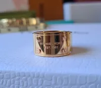 Anel Michael Kors plaquinhas  - Foto 7