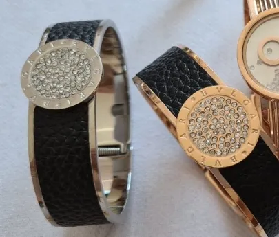 Bracelete Couro rígido BVLGARI  Imagem