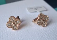Brincos VCA com brilhantinhos. Van Cleef & Arpels.  - Foto 5