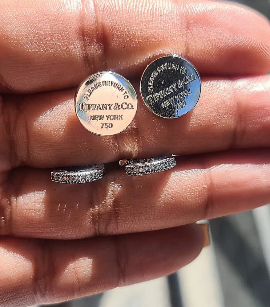 Brinco Tiffany&Co redondo  Imagem