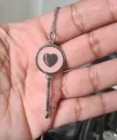Colar Tiff chave redonda com coração dupla face. - Foto 2